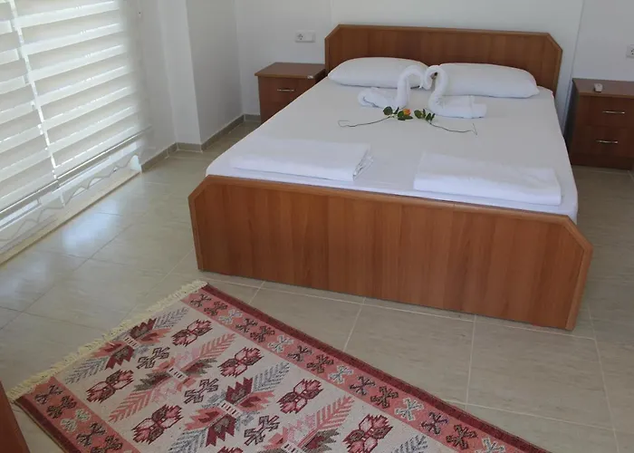 Villasevval-Sleeps8-Pool-Bbq-Ac-Neartown