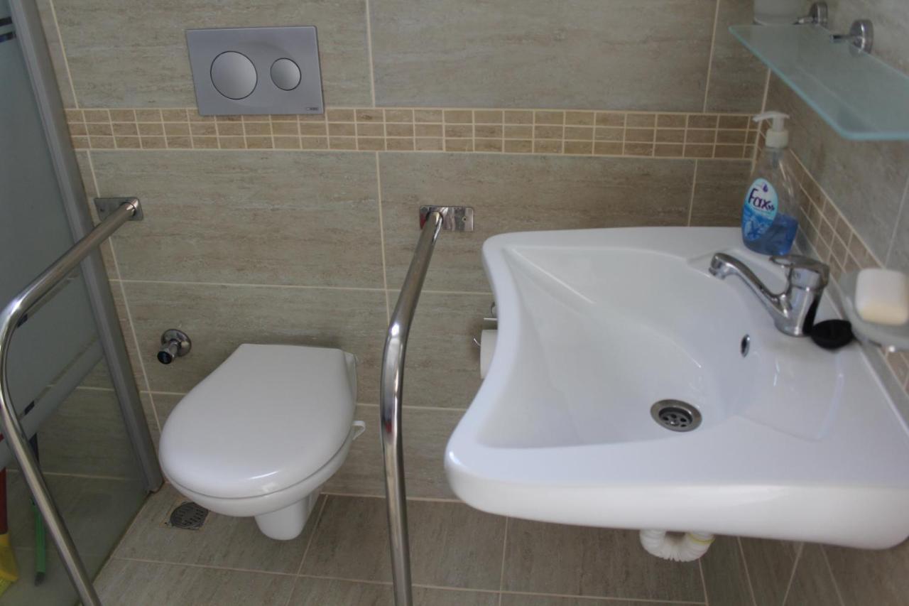 Villasevval-sleeps8-pool-bbq-ac-neartown * Dalyan