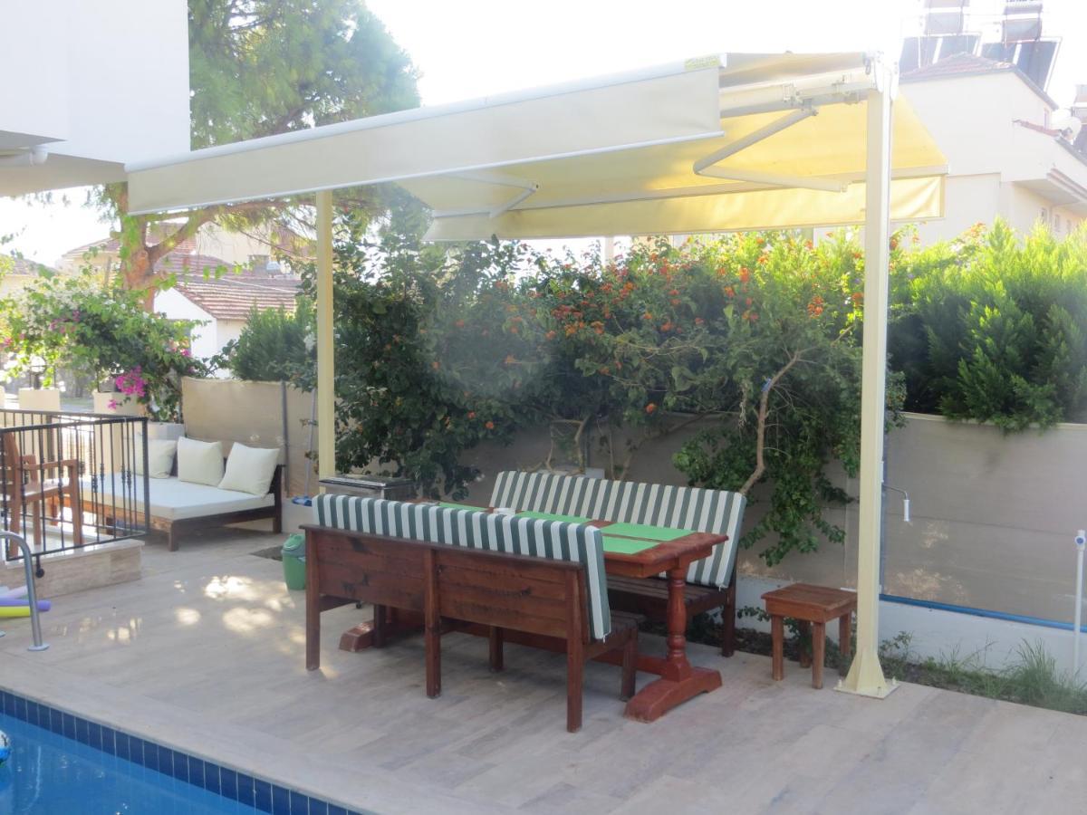 Villasevval-sleeps8-pool-bbq-ac-neartown Villa *