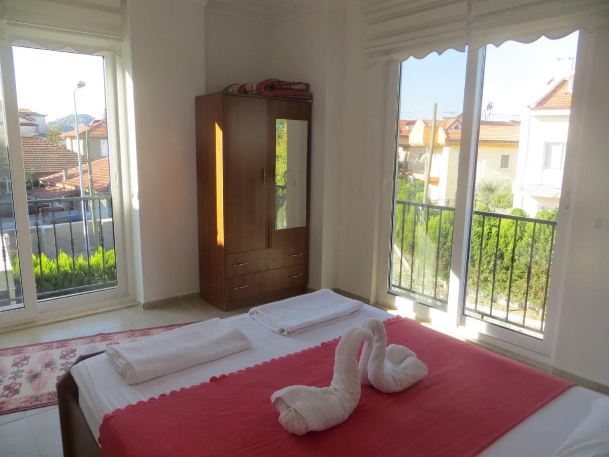 Villa Villasevval-sleeps8-pool-bbq-ac-neartown *